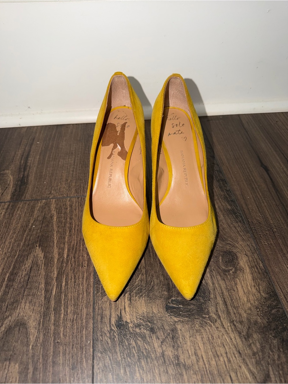 Banana Republic Women's Bright Yellow Suede Pointed Pumps